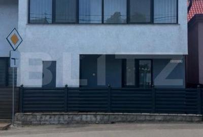 Casă cu 5 camere cu Teren 73 Mp în Central