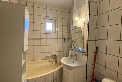 Apartament cu 2 camere decomandat în Craiovița Nouă