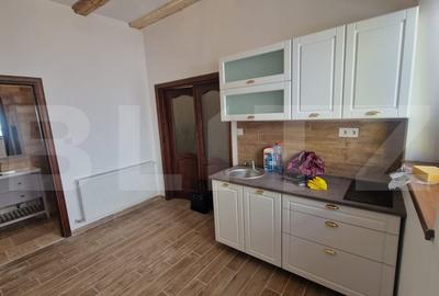 Casa renovata complet Schei, mobilata luminoasa curte individuala - 7