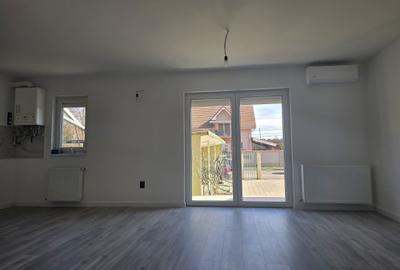 Apartament cu 3 camere decomandat în Exterior Vest