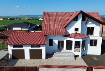 Casă individuală cu 6 camere în Hălchiu