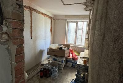 Apartament cu 2 camere semidecomandat în Boldești