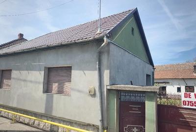 Casă cu 2 camere cu Teren 2500 Mp în Uileacu de Criș - 1