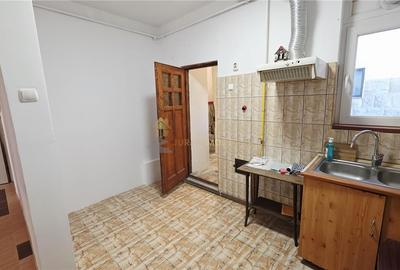 Apartament cu 3 camere semidecomandat, mobilat în Central - 6