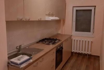 Garsonieră decomandată în Eroii Revoluției - 1