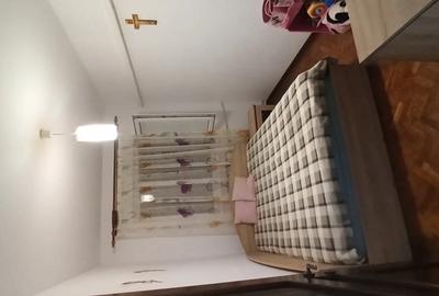Inchiriez apartament cu trei camere etaj 3, zona Sovata + loc parcare - 2