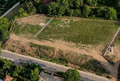 Teren de 3300 mp, în Vernești - 5