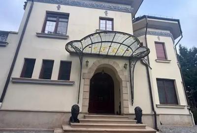 Casă cu 12 camere cu Canalizare în Unirii - 1