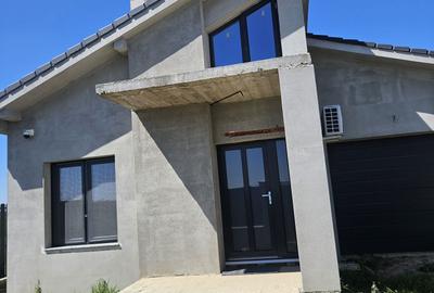 Casă cu 3 camere în Mândruloc - 1