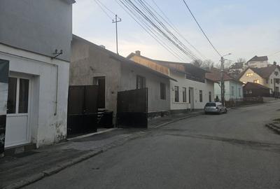 Casă cu 2 camere cu Teren 65 Mp în Central - 1