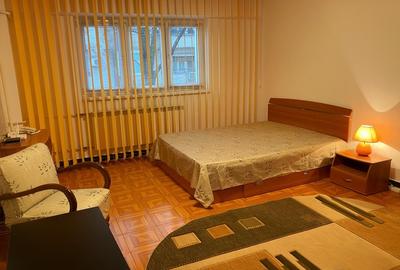 Garsonieră decomandată în Unirii - 1