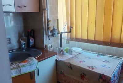 Apartament cu 3 camere semidecomandat, mobilat în Central - 13