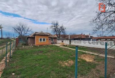 Casă cu 2 camere cu Canalizare în Ronaț - 2