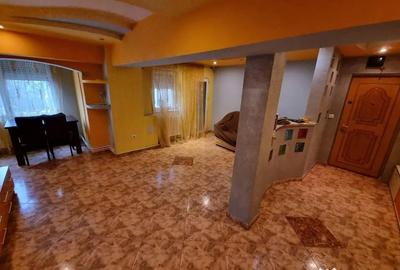 Apartament cu 4 camere decomandat în Inel I - 18