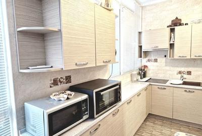 Apartament cu 2 camere decomandat în Apărătorii Patriei