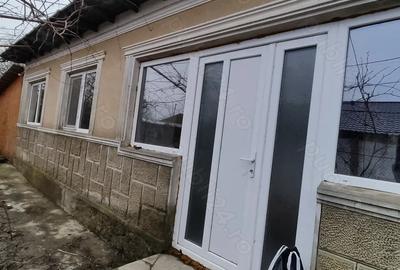 Casă cu 3 camere cu Teren 1000 Mp în Hârșova - 5