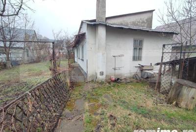 Casă cu 3 camere cu Teren 1500 Mp în Rădăuți - 1