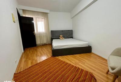 Apartament cu 3 camere semidecomandat în Central