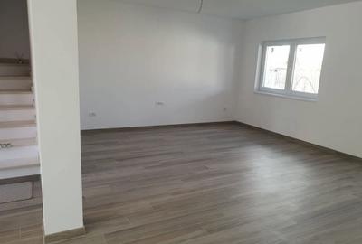 Casă cu 4 camere cu Teren 280 Mp în Central