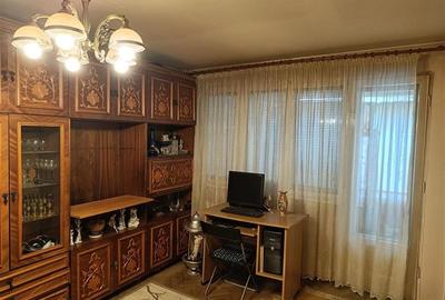 Apartament cu 2 camere semidecomandat în Berceni