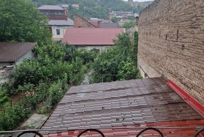 Penthouse cu 7 camere decomandat în Muncitoresc
