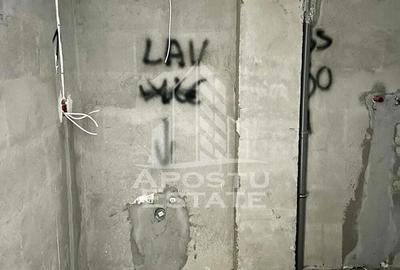 Apartament cu 4 camere decomandat în Alfa