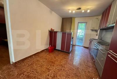 Apartament cu 3 camere semidecomandat în Central - 3