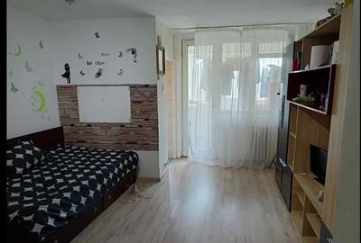 Garsoniera, Titan - 1