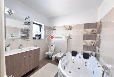 Casă cu 4 camere cu Teren 230 Mp în Lipoveni - 3