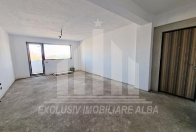Apartament cu 3 camere decomandat în Cetate