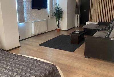 Garsonieră decomandată în Central - 3