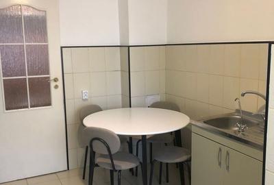 Apartament cu 3 camere decomandat în Central - 4
