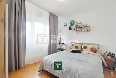 Apartament cu 3 camere semidecomandat, mobilat în Aurel Vlaicu