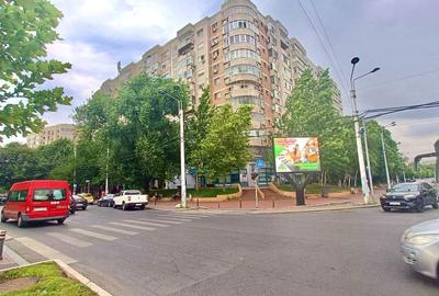 Spațiu comercial, de 105 mp, în Titan