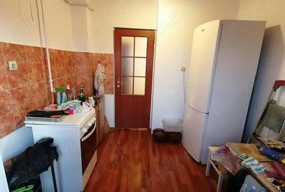 Apartament cu 3 camere decomandat, mobilat în Poarta 6 - 8