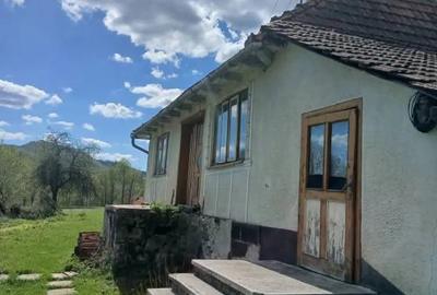 Casă cu 2 camere cu Teren 1440 Mp în Central - 6