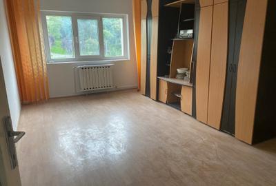 Apartament 2 camere Manastur, zona Pasaj, decomandat, et 3/4 Apartament 2 camere Manastur, zona Pasaj, decomandat, et 3/4 - 2