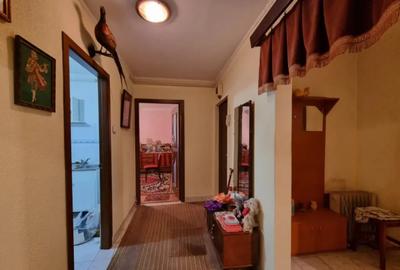 Apartament cu 3 camere decomandat în Ștefan cel Mare - 3