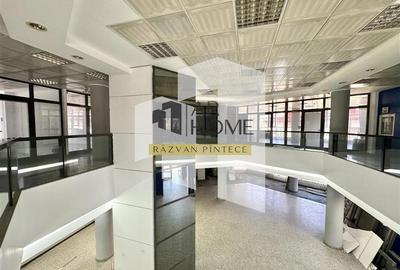 Spațiu comercial, de 40 mp, în Central - 4