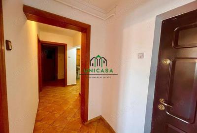 Apartament cu 3 camere de vanzare Calea lui Traian - Zona Nord - 4