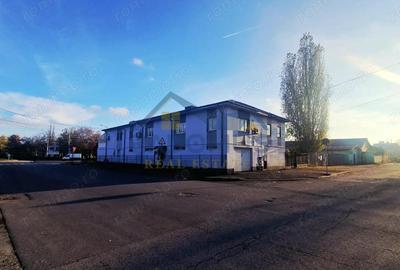 Casa + Spa?iu Comercial - Str.Strandului - 200 mp Utili - Trifazic - 3