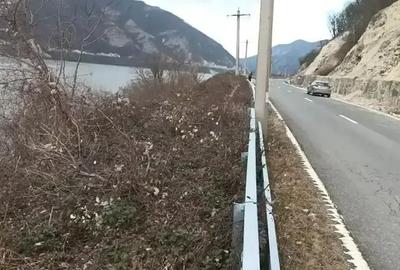 Teren de 500 mp, în Svinița