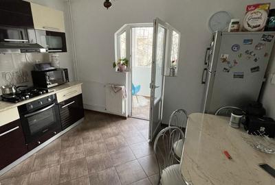 Apartament cu 3 camere decomandat în Ghencea - 3