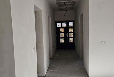 Casă cu 2 camere în Lazuri - 1