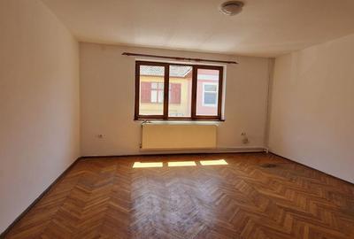 Casă cu 5 camere cu Teren 420 Mp în Trei Stejari - 13