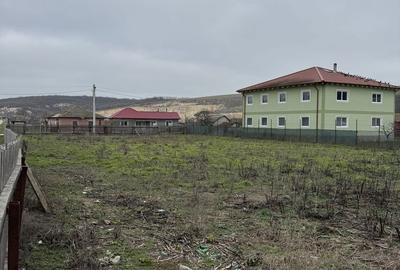 Teren de 1200 mp, în Șipotele - 2