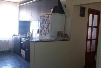Apartament cu 4 camere decomandat în Sânmartin - 1