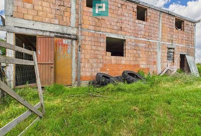 Casa mare, la rosu cu teren generos in ?imand - 13