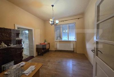 Casă cu 4 camere cu Teren 500 Mp în Titulescu - 8