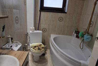 COPOU-ap. 2 camere,50 mp, decomandat,mobilat si utilat,et.1/3,LIBER,BOXA! - 11